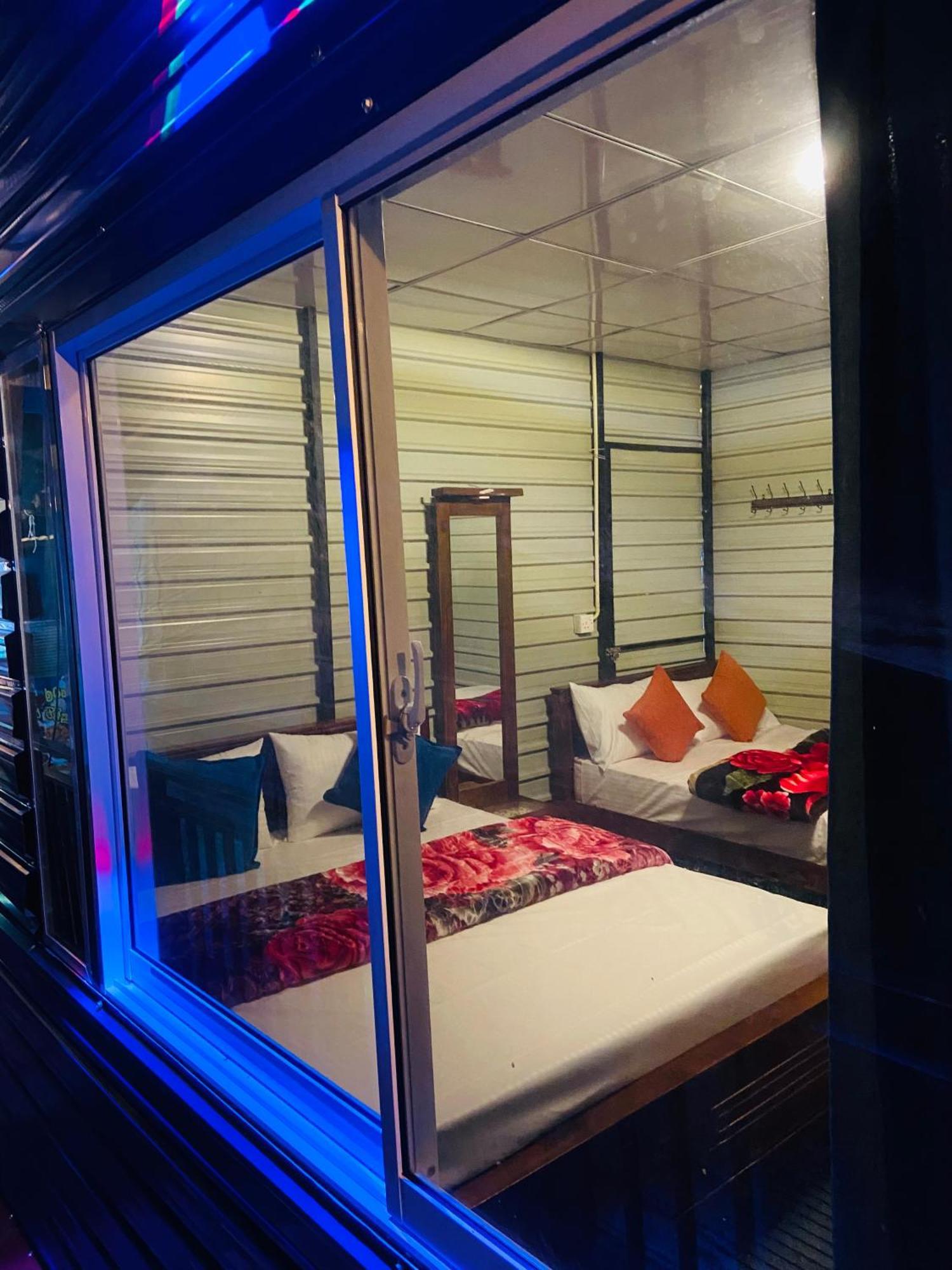 Shan Hotel Nallathanniya Exterior photo